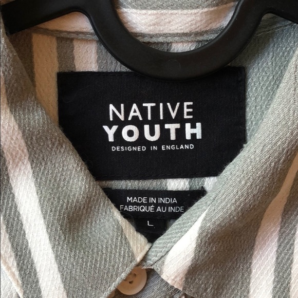 Short sleeve button up. - Picture 2 of 3